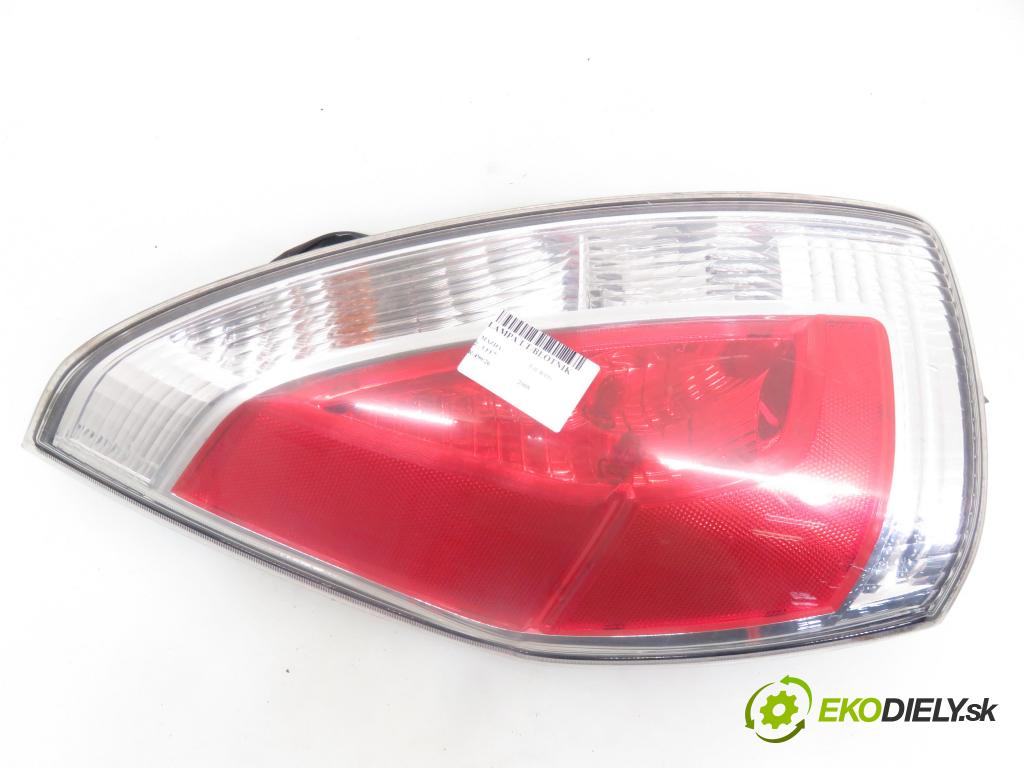 MAZDA 5 (CR19) MINIVAN 2008 107,00 2 - LFF7 1999,00 světlo levé zadní