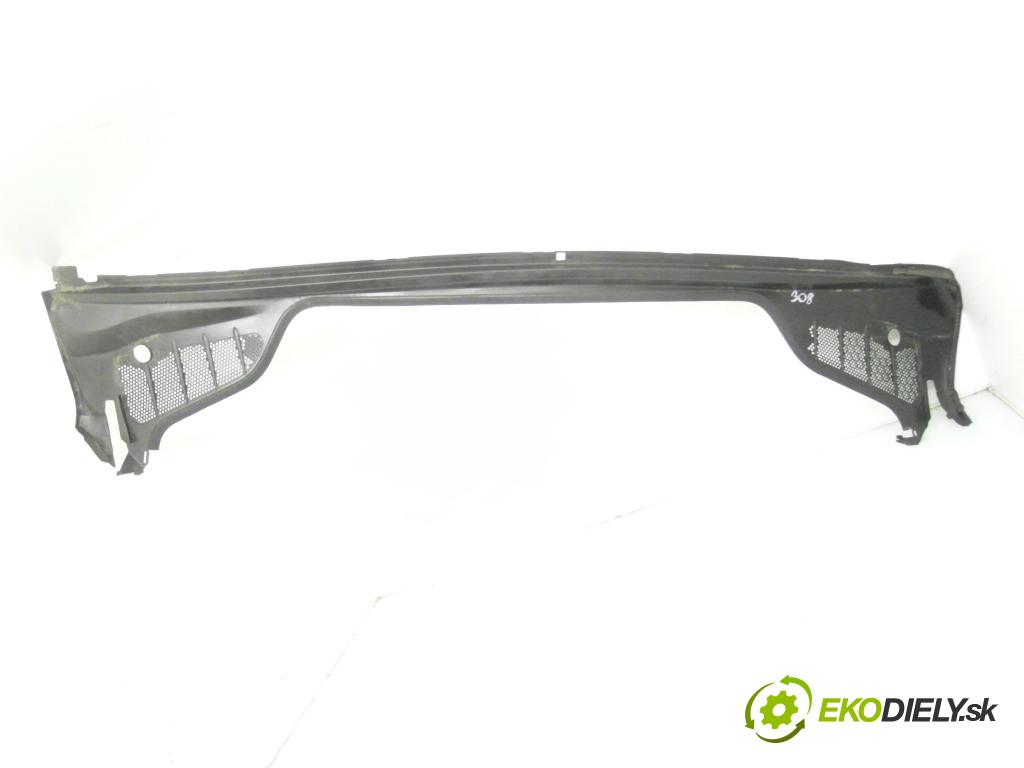 PEUGEOT 308 (4A_, 4C_) HB 2008 70,00 1.4 16V - 8FS (EP3) 1397,00 Torpédo, plast pod čelné okno  (Torpédo (plast pod čelným sklom))