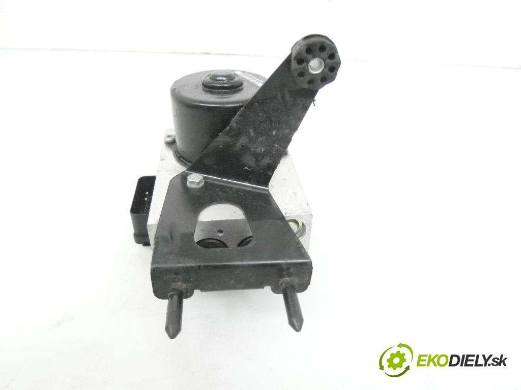 BMW 3 (E46) SEDAN 2001 100,00 320 d 136 - M47 D20 (204D1) 1951,00 Pumpa ABS 34516756288 ; 10094808033 ; 34516756286 (Pumpa ABS)