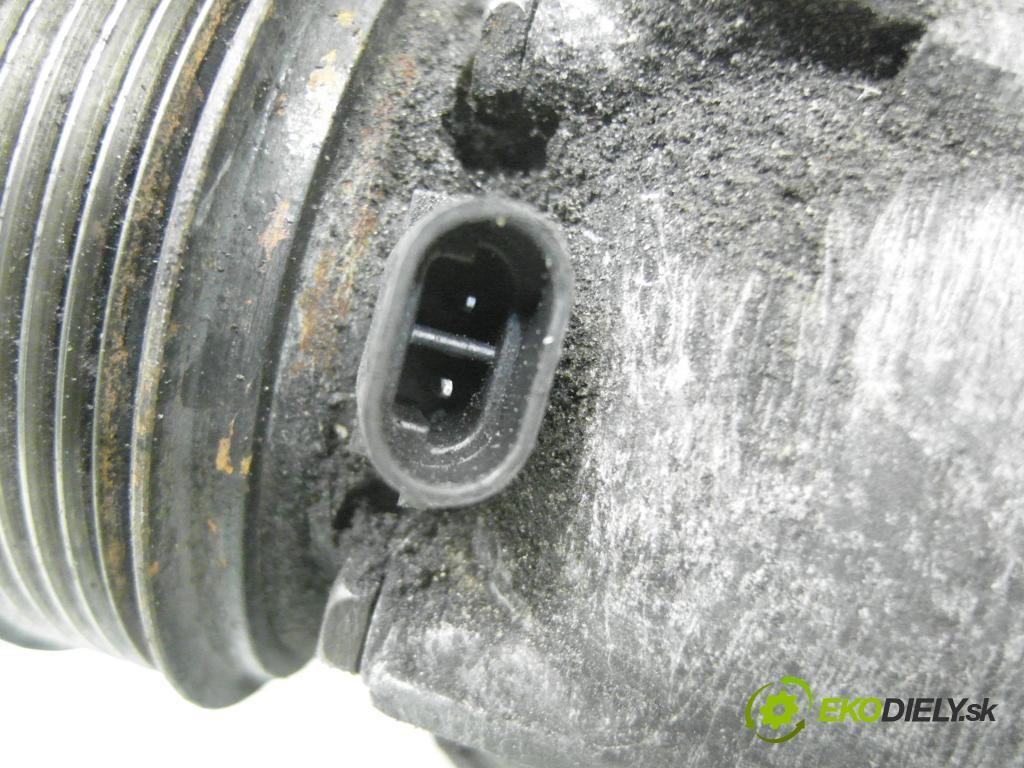 RENAULT SCENIC I (JA0/1_) MINIVAN 2001 102,00 2.0 16V 139 - F4R 740 1998,00 KOMPRESOR: klimatizácie 7700105765 ; 1135309 (Kompresor klimatizácie)