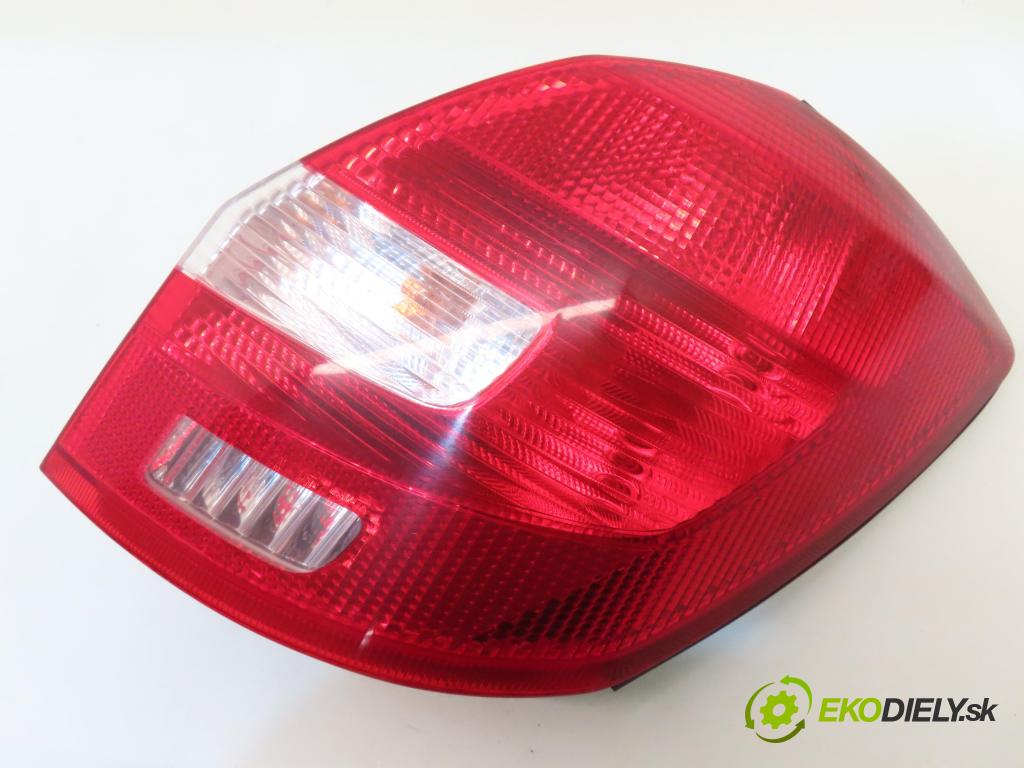 SKODA FABIA II Combi (545) KOMBI 2009 59,00 1.4 TDI - BNV 1422,00 Svetlo pravé zadné