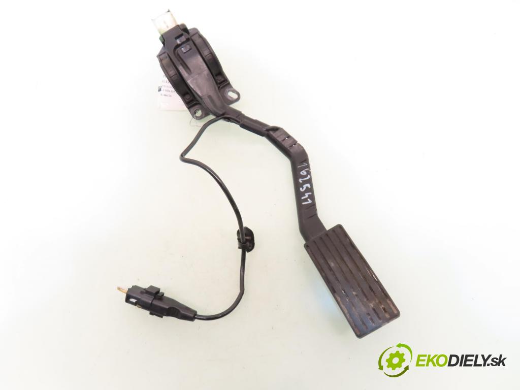 PEUGEOT 407 SW (6E_) KOMBI 2007 100,00 2.0 HDi 135 - RHR 1997,00 potenciometr plynového pedálu 9650341780 ; 0280755012 (Potenciometr plynového pedálu)