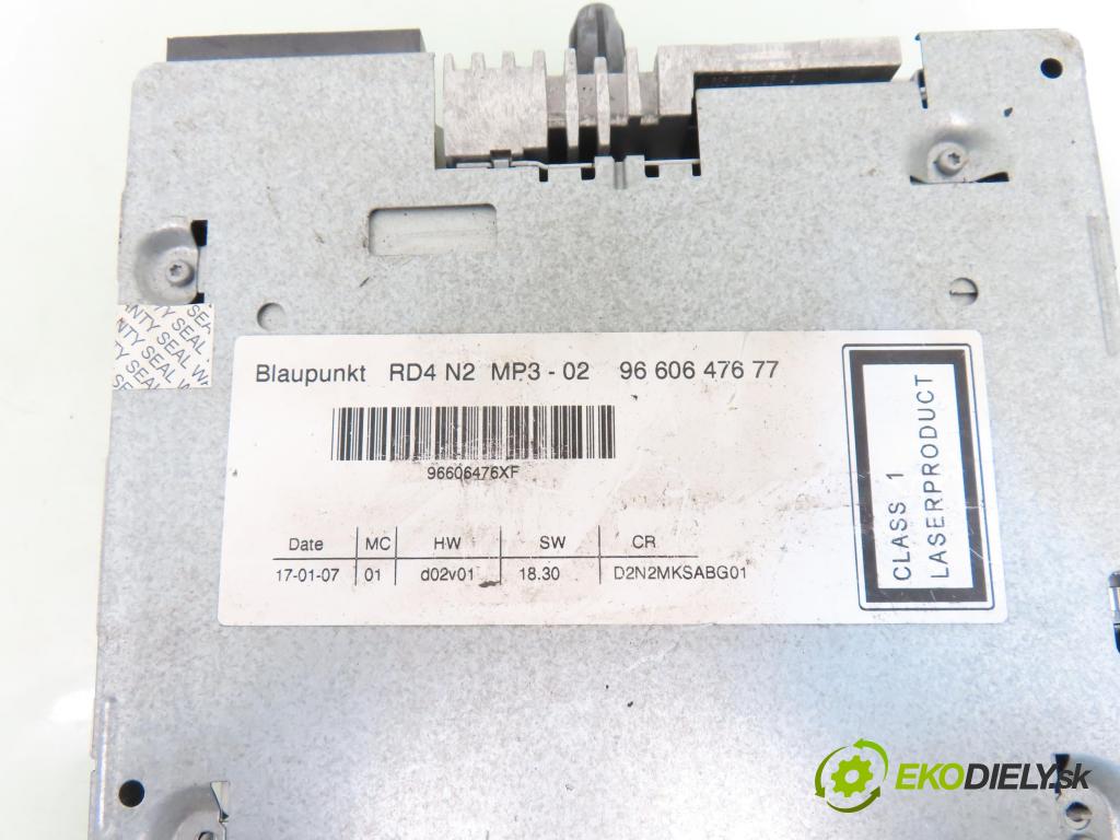 PEUGEOT 407 SW (6E_) KOMBI 2007 100,00 2.0 HDi 135 - RHR (DW10BTED4) 1997,00 RADIO CD 9660647677