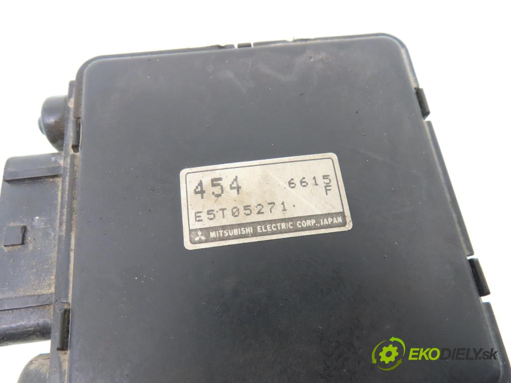 MITSUBISHI CARISMA (DA_) SEDAN 1997 66,00 1.6 (DA1A) - 4G92 (SOHC 16V) 1597,00 váha vzduchu vzduchu E5T05271