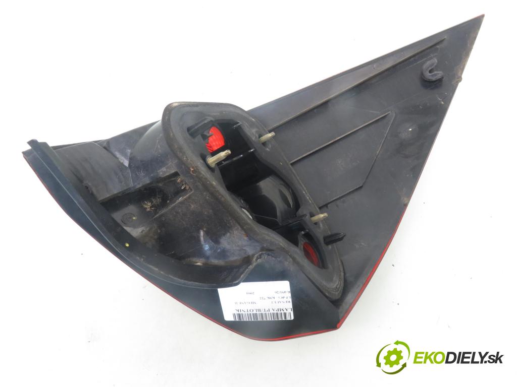 RENAULT MEGANE II sedan (LM0/1_) SEDAN 2004 60,00 1.5 dCi 82 - K9K 722 1461,00 Svetlo pravé zadné