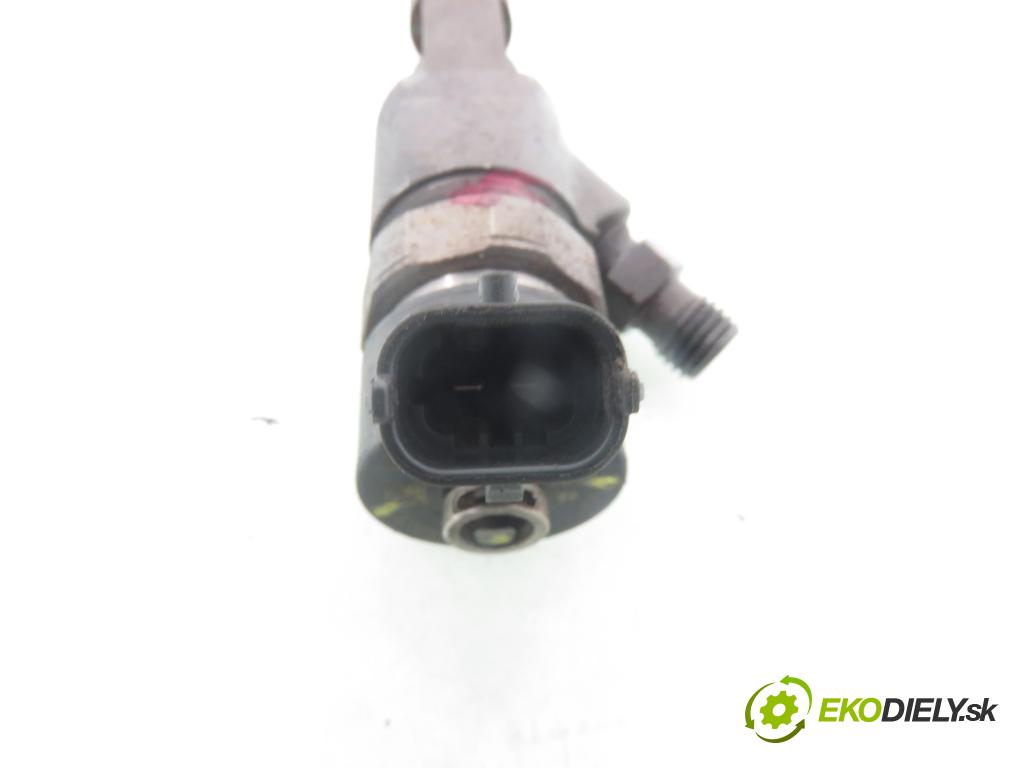 RENAULT LAGUNA II (BG0/1_) HB 2001 88,00 1.9 dCi 120 - F9Q 750 1870,00 vstrekovač 8200389369 ; 0445110230 (Vstrekovač paliva)