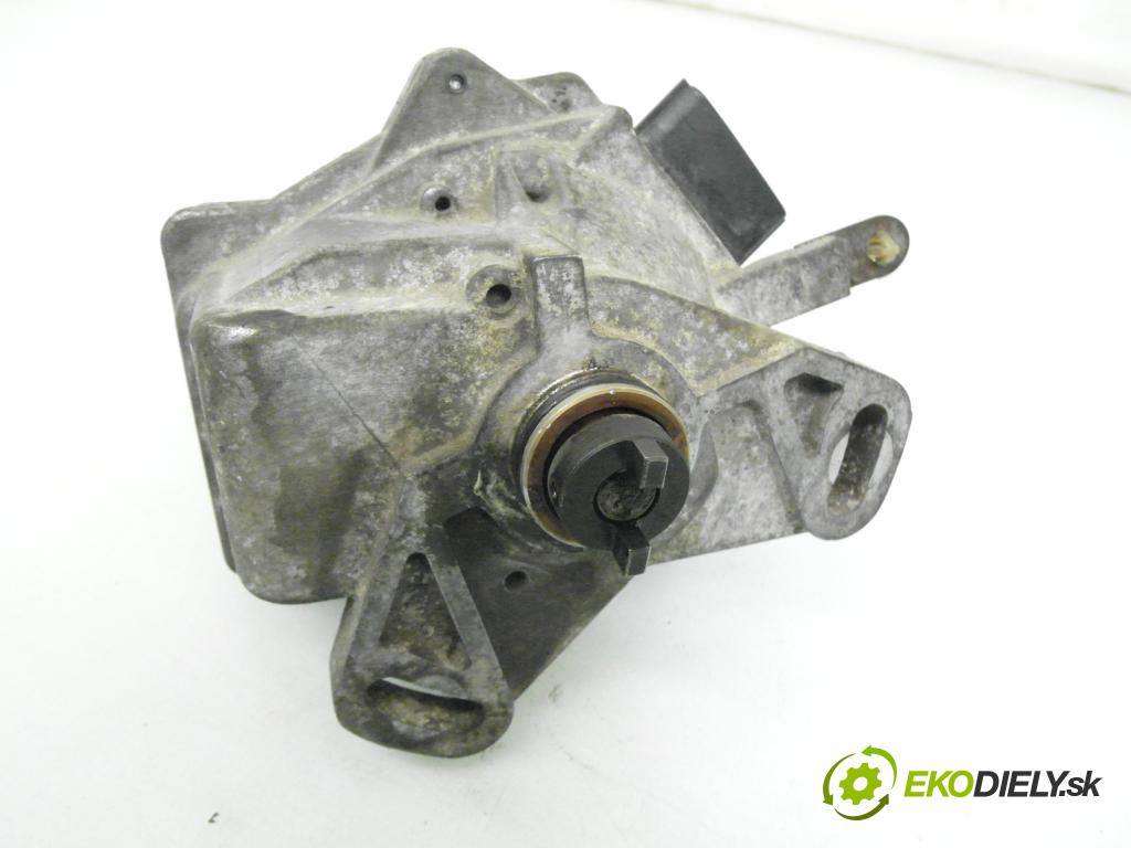 HONDA CIVIC VI Hatchback (EJ, EK) SEDAN 1999 66,00 1.4 i S (EJ9) - D14Z4 1396,00 rozdělovač ZAPALOVÁNÍ 30100P1JE01 ; 42736A