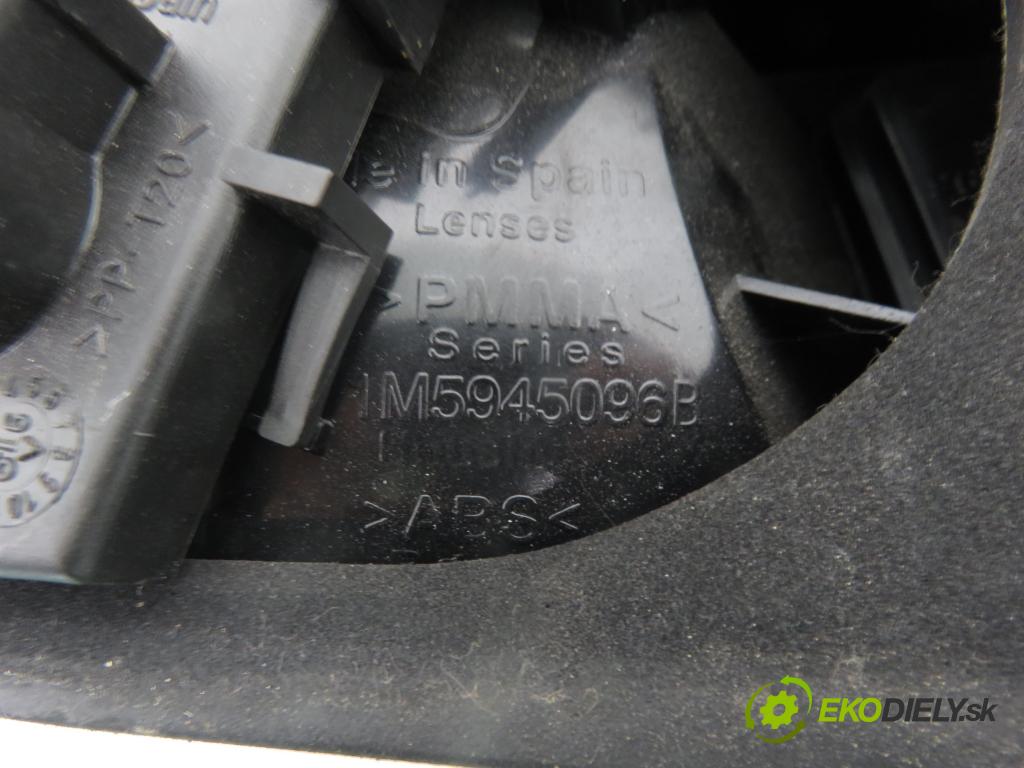 SEAT TOLEDO II (1M2) SEDAN 1999 74,00 1.6 - AKL 1595,00 světlo pravé zadní 1M5945096B