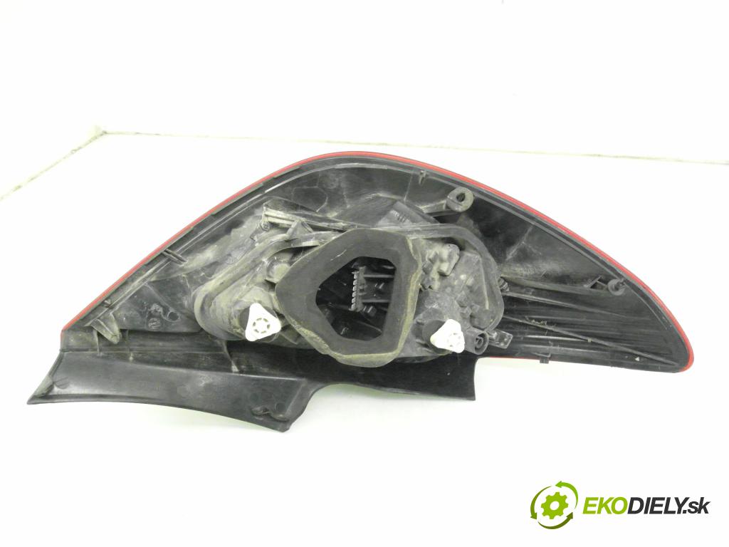 OPEL CORSA D (S07) HB 2008 55,00 1.3 CDTI - Z 13 DTJ 1248,00 Svetlo pravé zadné 93190951 ; 89318840