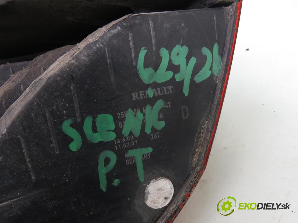 RENAULT SCENIC II (JM0/1_) MINIVAN 2003 99,00 2.0 135 - F4R 770 1998,00 Svetlo pravé zadné 8200127702A ; 2SK00865902