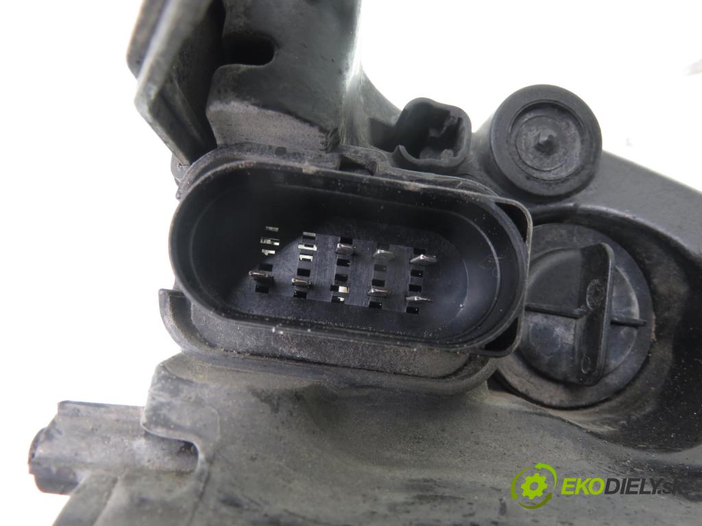 FORD FOCUS II (DA_, HCP) HB 2008 85,00 1.8 TDCi 115 - KKDA 1753,00 světlo PP 8M5113W029AD