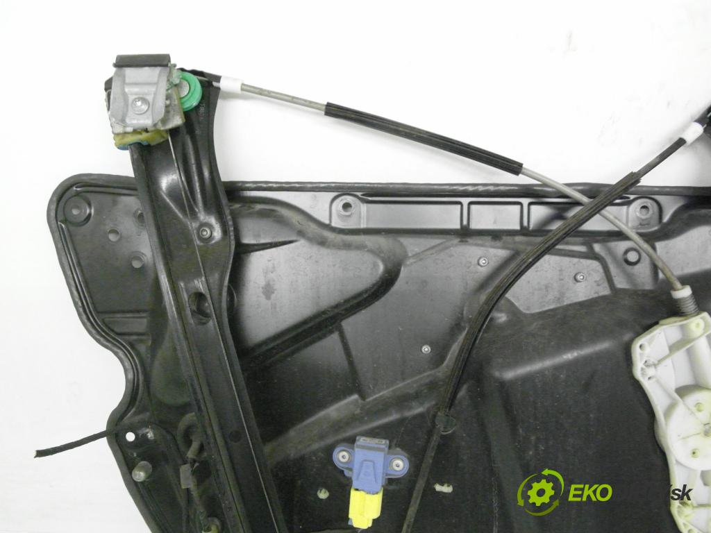 VW PASSAT B6 Variant (3C5) KOMBI 2007 77,00 1.9 TDI - BLS 1896,00 Mechanizmus okien 981220109 ; 3C1837756L ; 1K0959702P