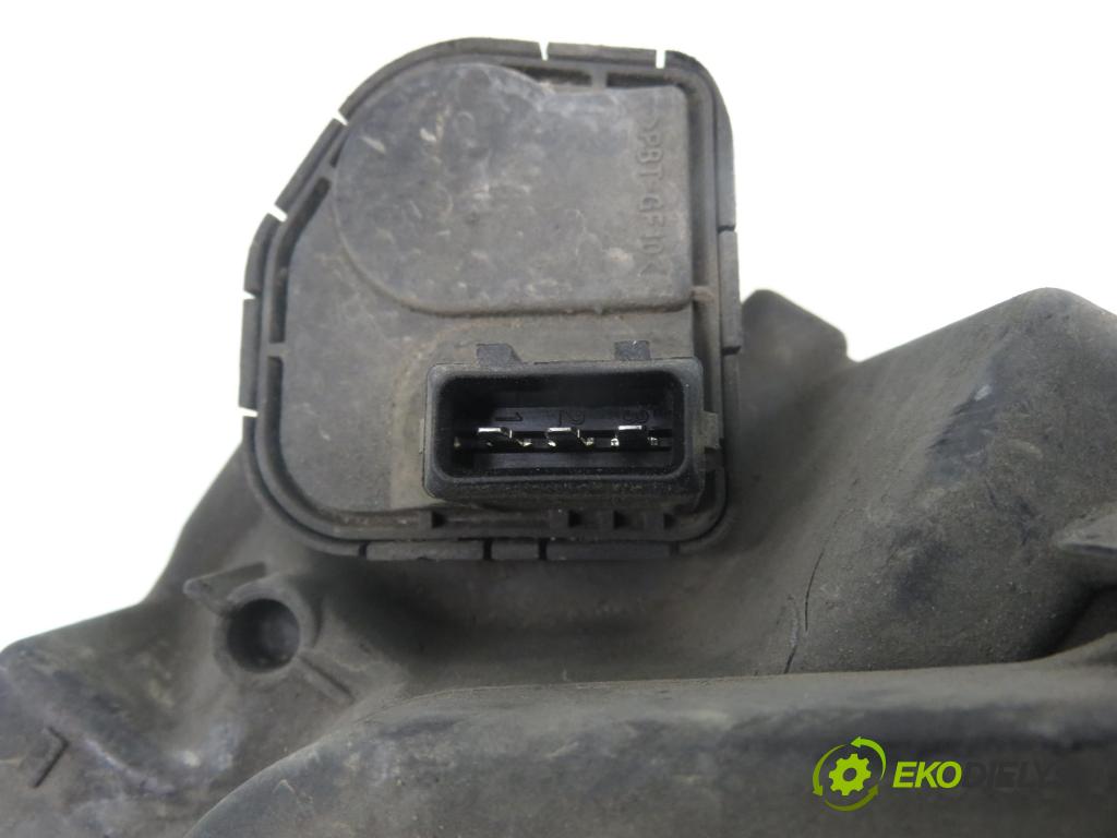 AUDI A4 Avant (8D5, B5) KOMBI 1998 66,00 1.9 TDI - AHU 1896,00 světlo LP 8D0941003E ; 1852902100 ; 0301094201