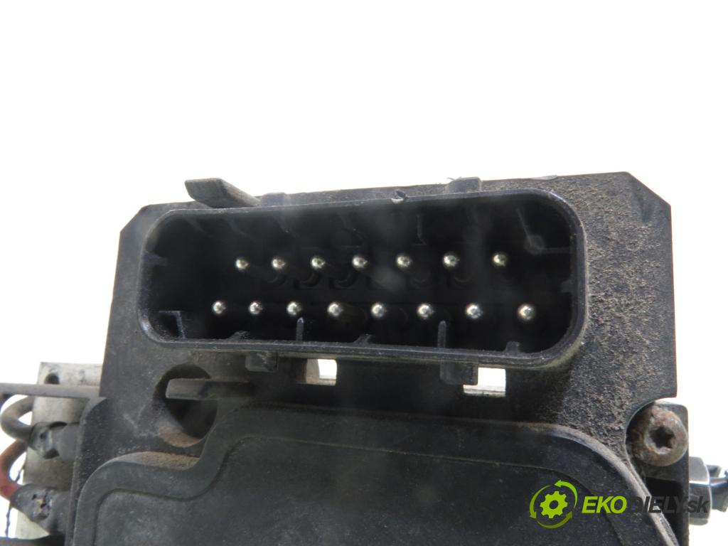 VW PASSAT B5.5 (3B3) SEDAN 2000 85,00 2 - AZM 1984,00 pumpa ABS 8E0614111T ; 0265202401 (Pumpa ABS)