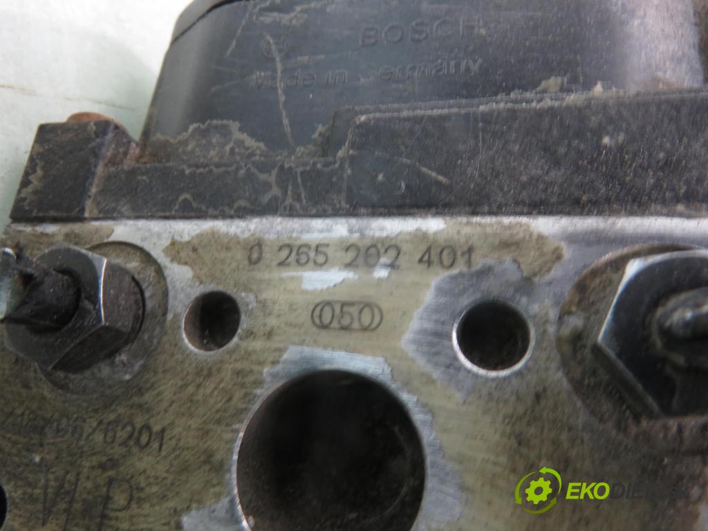 VW PASSAT B5.5 (3B3) SEDAN 2000 85,00 2 - AZM 1984,00 pumpa ABS 8E0614111T ; 0265202401 (Pumpa ABS)