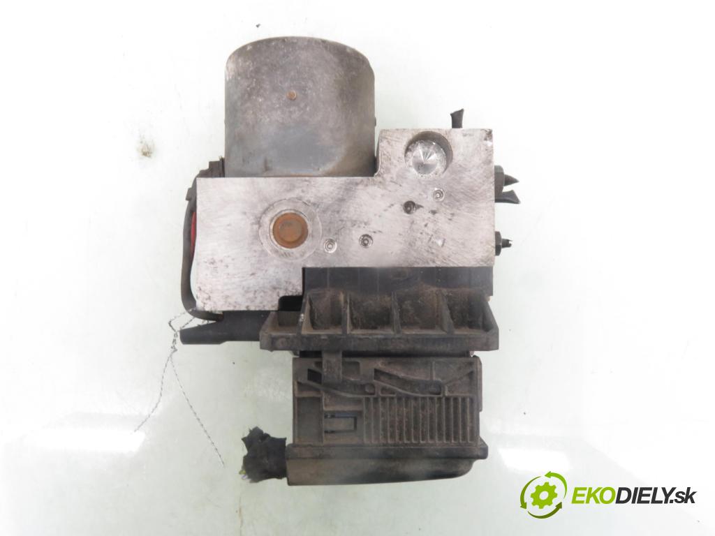 VW PASSAT B5.5 (3B3) SEDAN 2000 85,00 2 - AZM 1984,00 pumpa ABS 8E0614111T ; 0265202401 (Pumpa ABS)