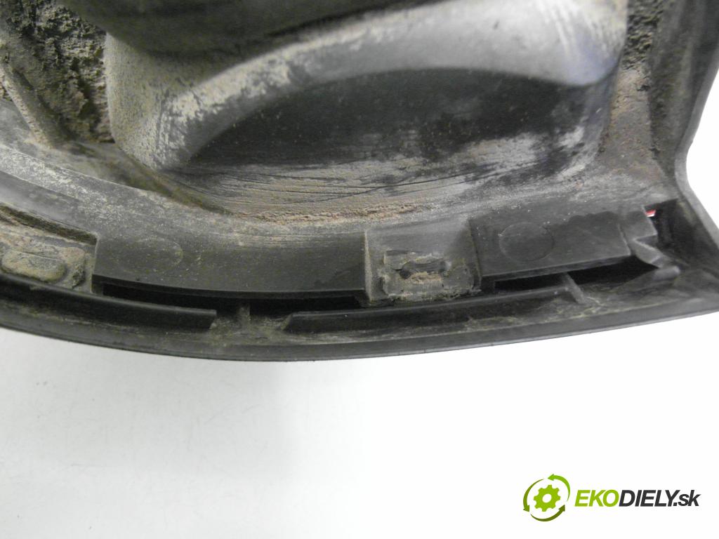 NISSAN TERRANO II (R20) TERENOWY 2002 113,00 3.0 Di 4WD - ZD30 2953,00 Svetlo ľavé zadné 268550X000