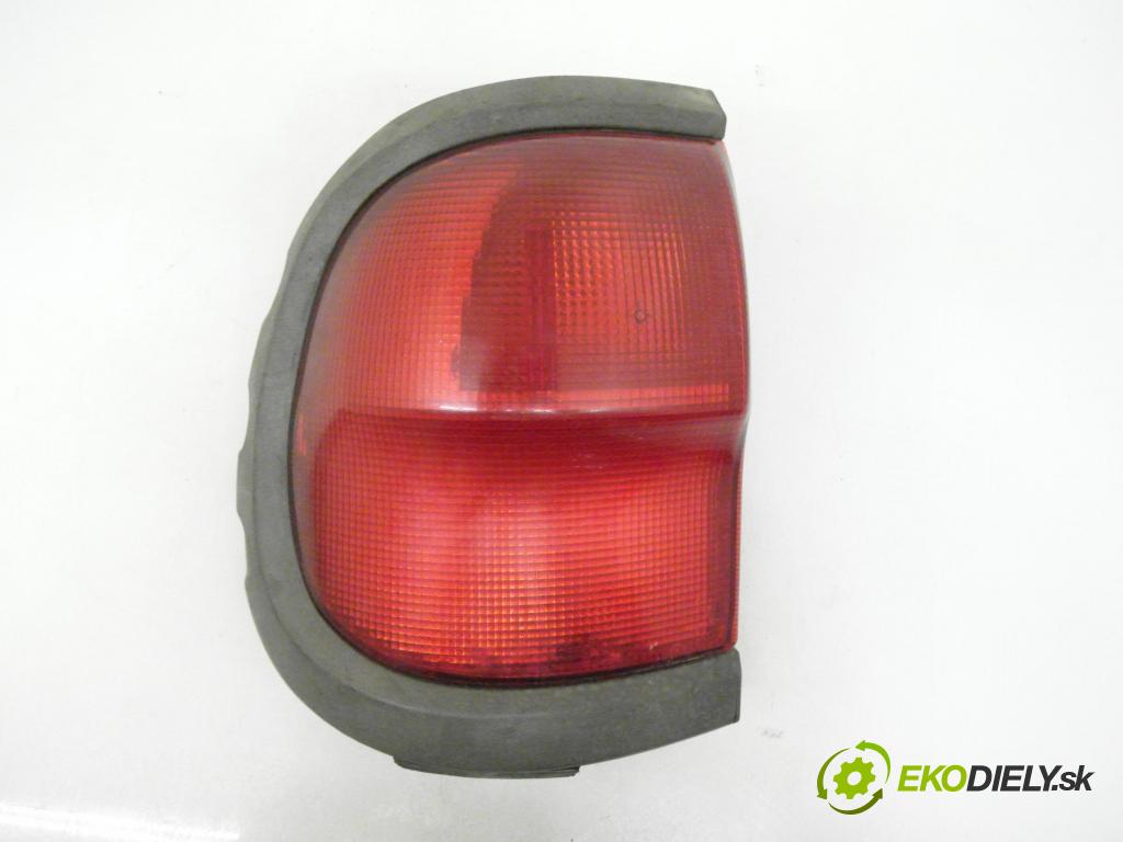 NISSAN TERRANO II (R20) TERENOWY 2002 113,00 3.0 Di 4WD - ZD30 2953,00 Svetlo ľavé zadné 268550X000