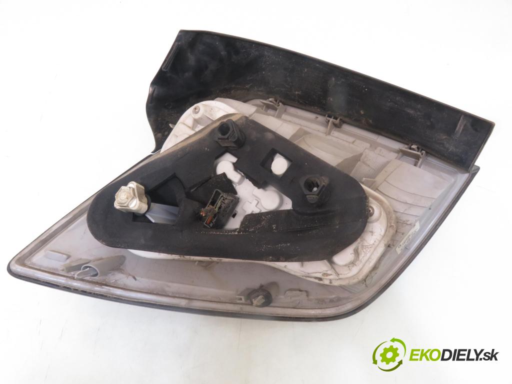 OPEL ASTRA H Kombi (A04) KOMBI 2006 88,00 1.9 CDTI - Z 19 DT 1910,00 světlo pravé zadní 24451840R