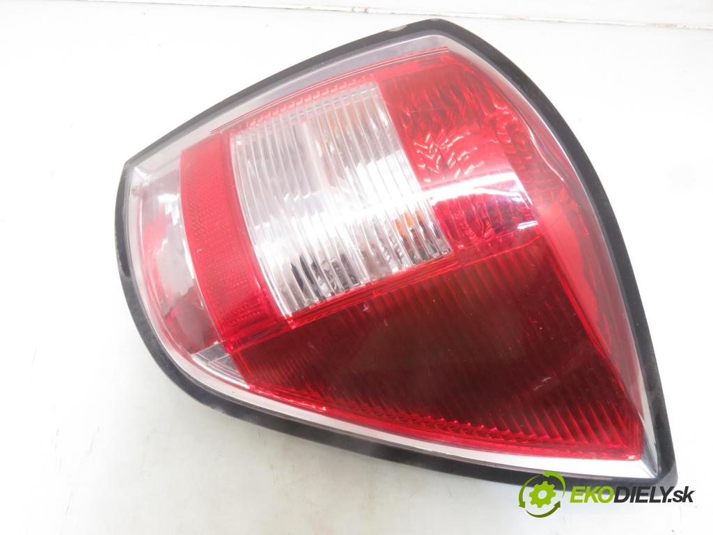 OPEL ASTRA H Kombi (A04) KOMBI 2006 88,00 1.9 CDTI - Z 19 DT 1910,00 světlo pravé zadní 24451840R
