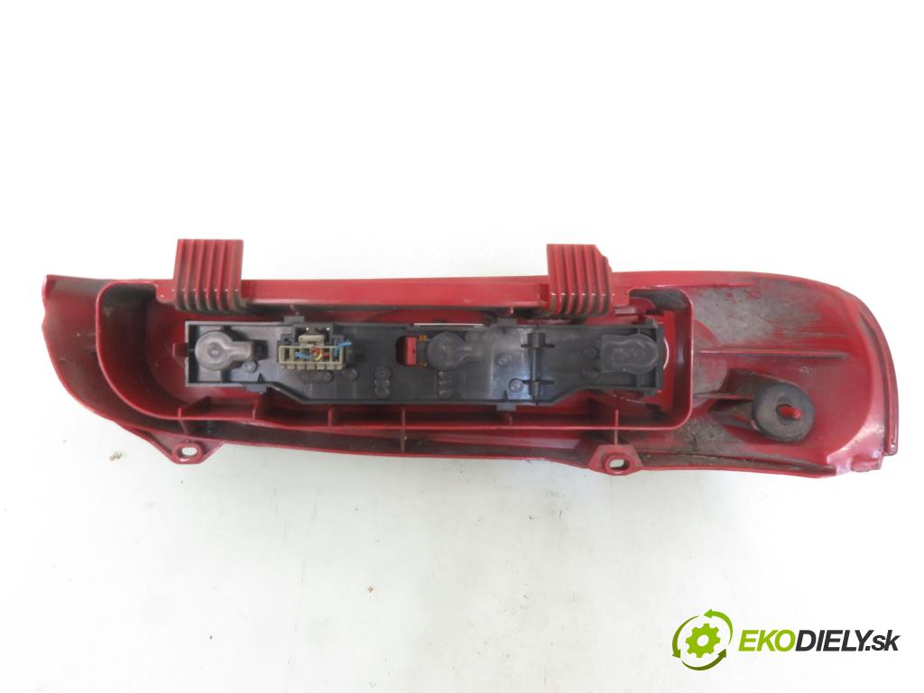 FIAT SEICENTO / 600 (187_) HB 2003 40,00 1.1 (187AXB, 187AXB1A) - 176 B2.000 1108,00 světlo pravé zadní 39660748