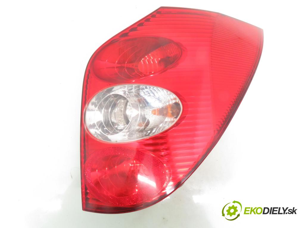 RENAULT LAGUNA II Grandtour (KG0/1_) KOMBI 2003 88,00 1.9 dCi 120 - F9Q 750 1870,00 Svetlo pravé zadné 8200002472