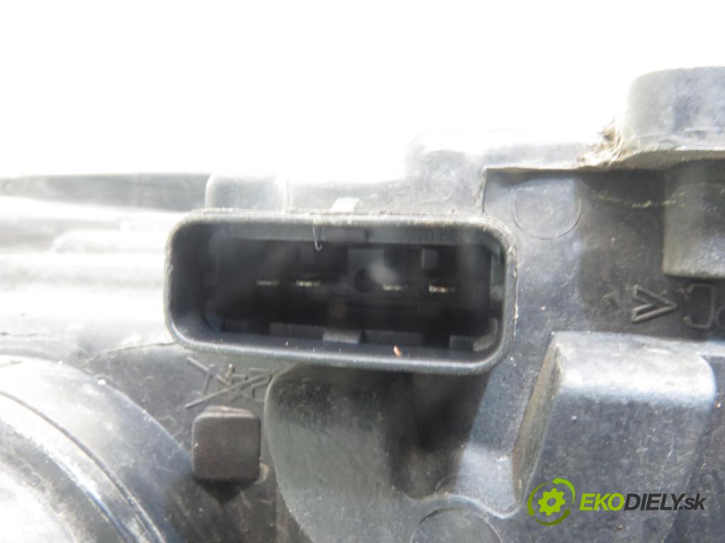 RENAULT LAGUNA II Grandtour (KG0/1_) KOMBI 2003 88,00 1.9 dCi 120 - F9Q 750 1870,00 Svetlo LP 8200002845 ; 89004687