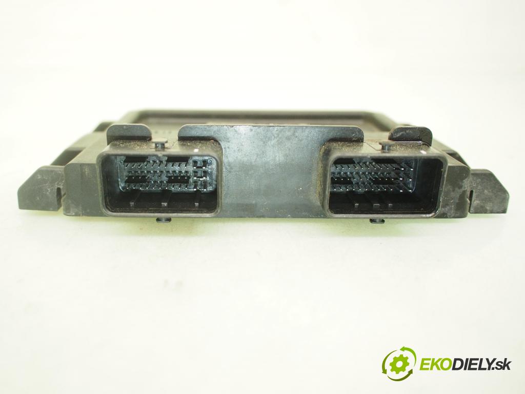PEUGEOT EXPERT Skrzynia (222) FURGON 2003 51,00 1.9 D 70 - WJY (DW8B) 1868,00 Riadiaca jednotka Motor R04080023D ; 9639587680 ; 80891D