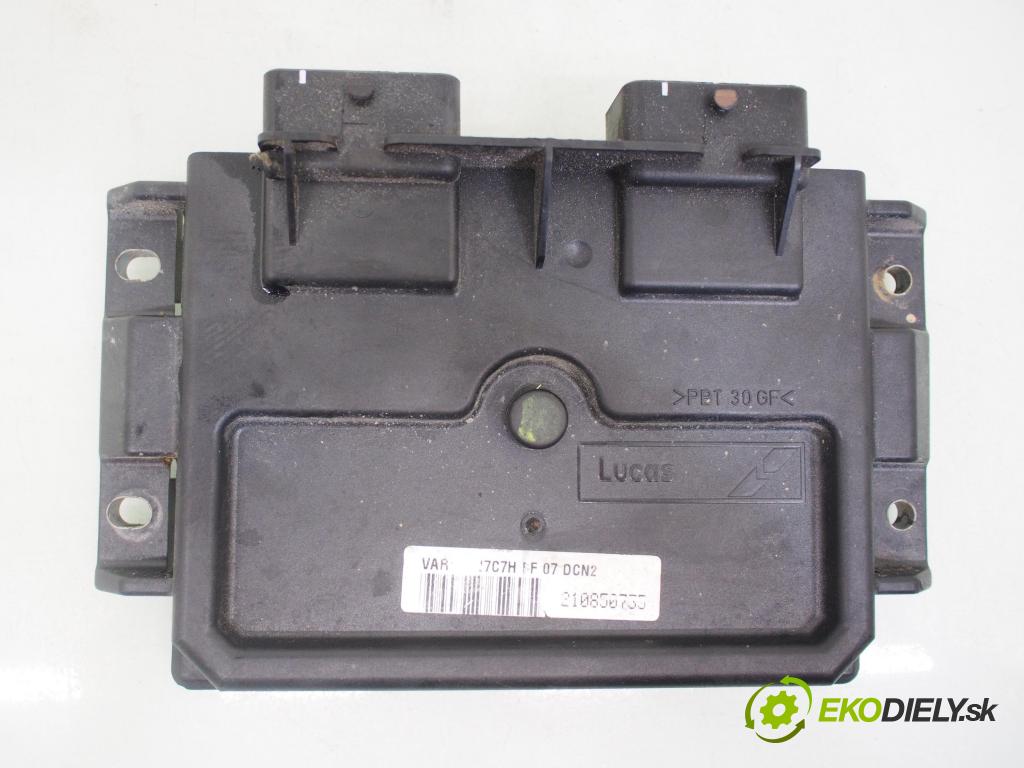 PEUGEOT EXPERT Skrzynia (222) FURGON 2003 51,00 1.9 D 70 - WJY (DW8B) 1868,00 Riadiaca jednotka Motor R04080023D ; 9639587680 ; 80891D