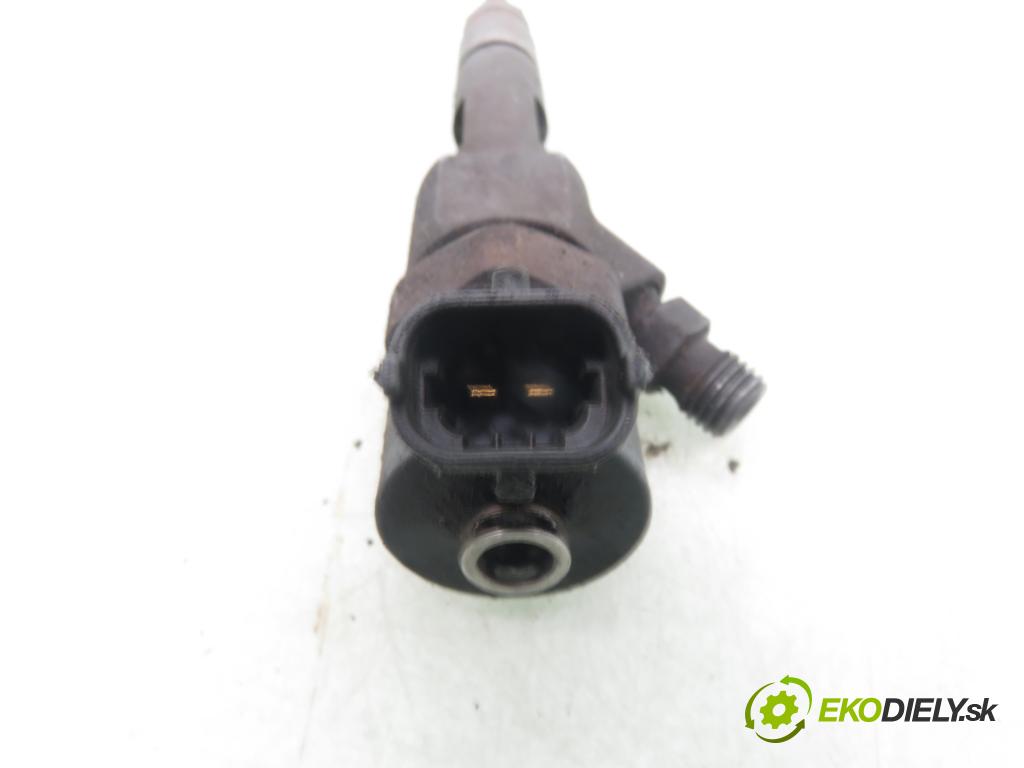 RENAULT SCENIC I (JA0/1_) MINIVAN 2000 72,00 1.9 dTi (JA0N) - F9Q 731 1870,00 vstřikovač 8200238528 ; 0445110146 (Vstřikovač paliva)