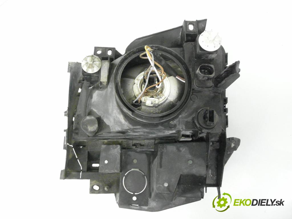 VW TRANSPORTER IV Skrzynia (70XA) FURGON 2002 65,00 2.5 TDI - AJT 2461,00 Svetlo PP 7D1941010H ; 67723346