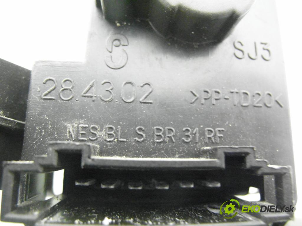 VW BORA Variant (1J6) KOMBI 2000 85,00 1.9 TDI - AJM 1896,00 vložka svetla pravy zadné 1J9945258A