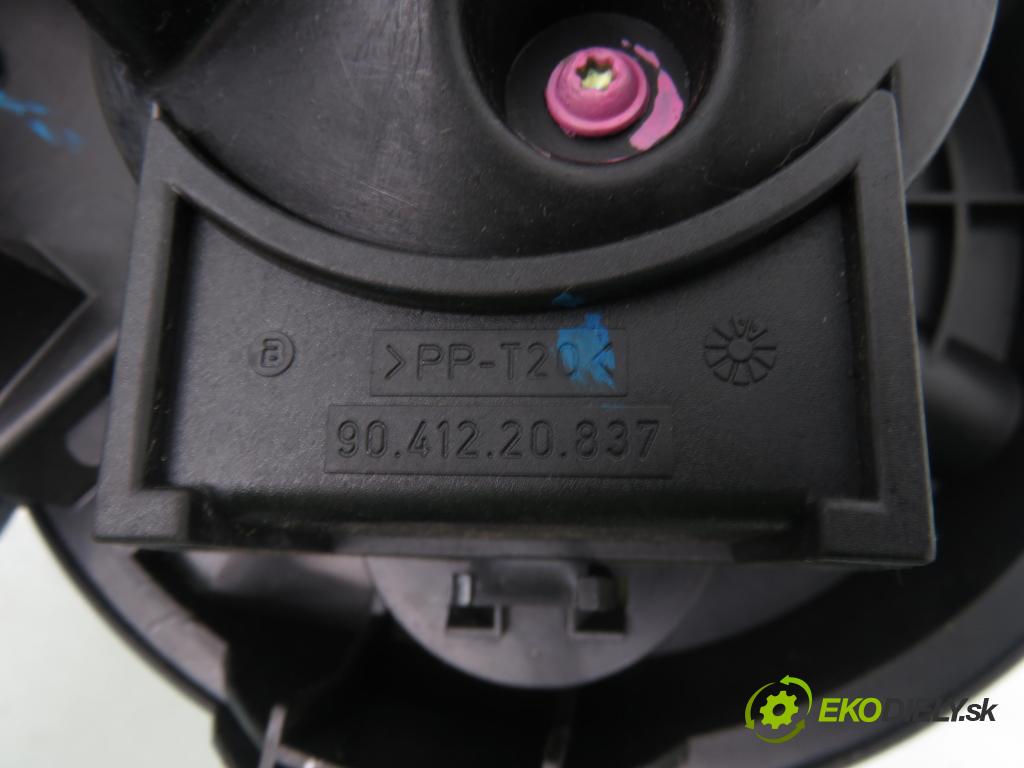 PEUGEOT EXPERT Skrzynia (222) FURGON 2003 51,00 1.9 D 70 - WJY (DW8B) 1868,00 Ventilátor vetráku 9041220837