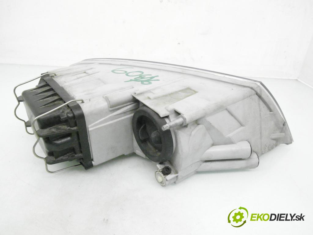 SKODA OCTAVIA II (1Z3) SEDAN 2006 103,00 2.0 TDI 16V - BKD 1968,00 světlo LP 086651111L