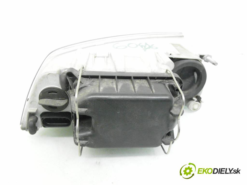 SKODA OCTAVIA II (1Z3) SEDAN 2006 103,00 2.0 TDI 16V - BKD 1968,00 světlo LP 086651111L