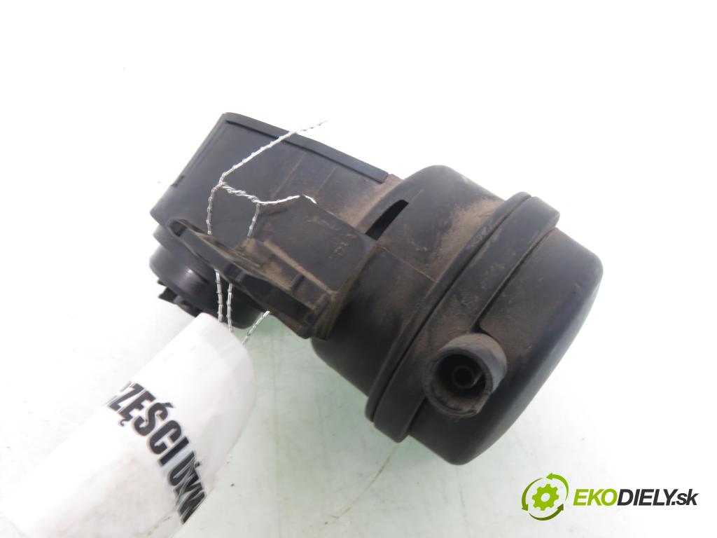 VW PASSAT B5.5 (3B3) SEDAN 2000 85,00 2 - AZM 1984,00 ELEKTROVENTIL: VAKUUM: 2900302439