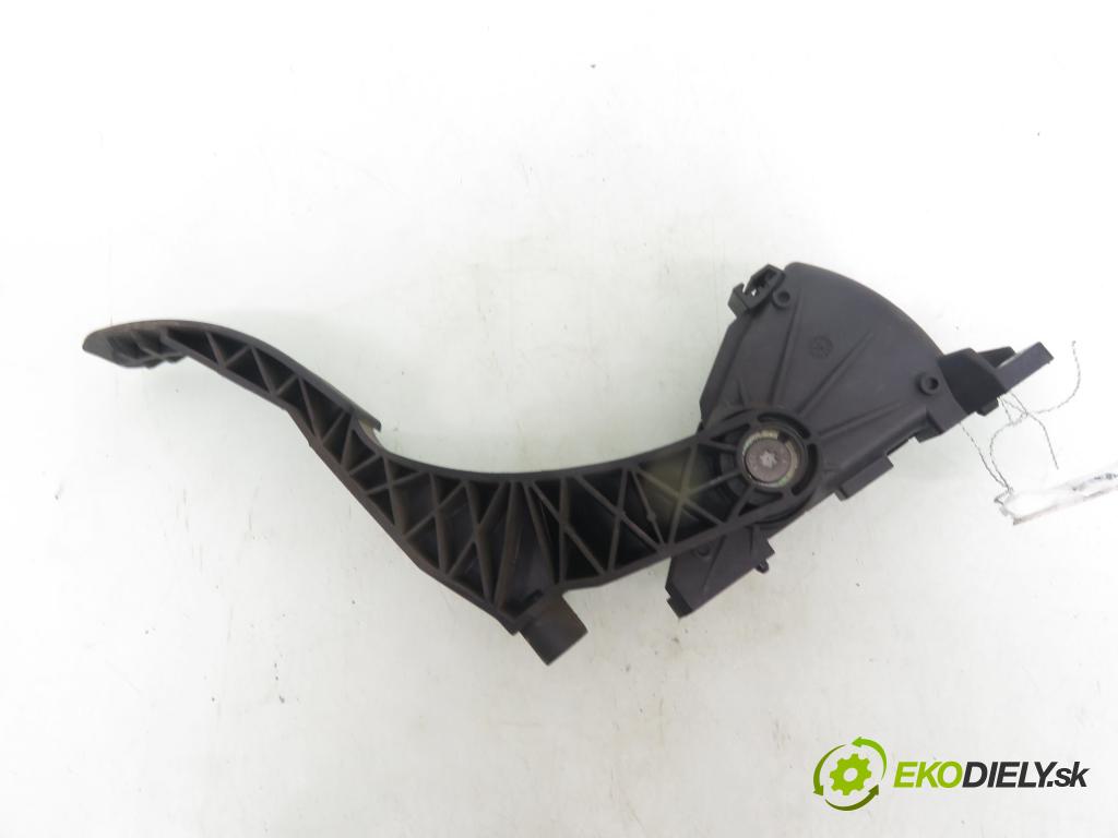 VW CADDY III Variant (2KB, 2KJ, 2CB, 2CJ) KOMBIVAN 2006 55,00 1.9 TDI - BSU 1896,00 potenciometr plynového pedálu 1J1721503H ; 6PV00777001 (Potenciometr plynového pedálu)