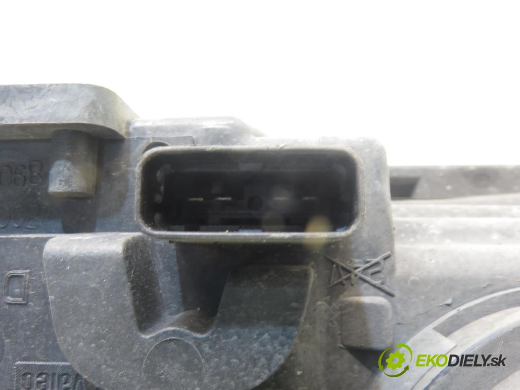 RENAULT LAGUNA II Grandtour (KG0/1_) KOMBI 2003 88,00 1.9 dCi 120 - F9Q 750 1870,00 Svetlo PP 8200002847 ; 89004686