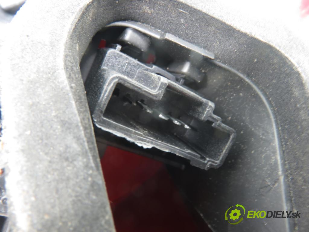 PEUGEOT 308 (4A_, 4C_) HB 2008 70,00 1.4 16V - 8FS (EP3) 1397,00 Svetlo pravé zadné 9680425680