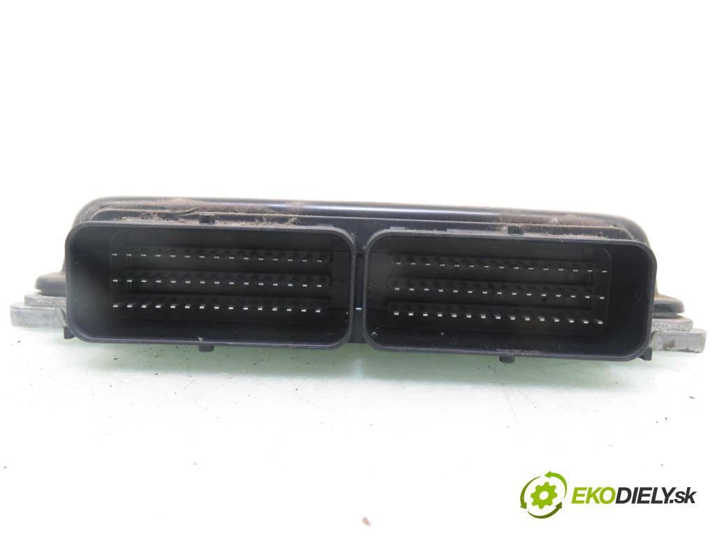 VOLVO V40 Kombi (645) KOMBI 2001 90,00 1.8 122 - B 4184 S2 1783,00 Riadiaca jednotka Motor P30614301 ; S118245002F