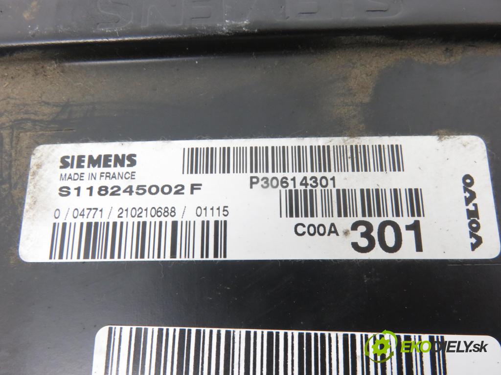 VOLVO V40 Kombi (645) KOMBI 2001 90,00 1.8 122 - B 4184 S2 1783,00 Riadiaca jednotka Motor P30614301 ; S118245002F