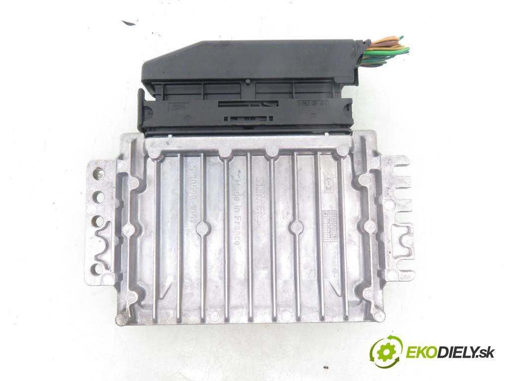 VOLVO V40 Kombi (645) KOMBI 2001 90,00 1.8 122 - B 4184 S2 1783,00 Riadiaca jednotka Motor P30614301 ; S118245002F