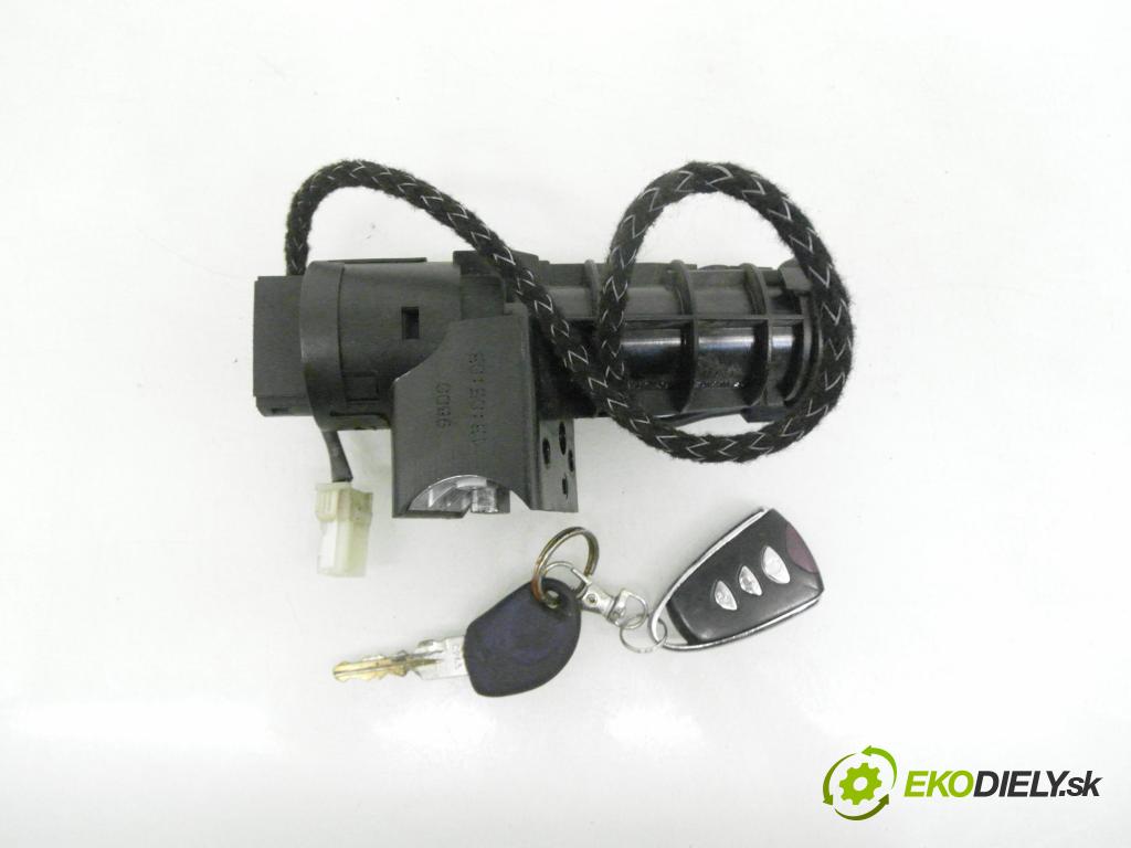 FIAT SEICENTO / 600 (187_) HB 1999 29,00 0.9 (187AXA, 187AXA1A) - 1170 A1.046 899,00 spínačka / imobilizéra IMMO / řídící jednotka 55187372 ; 46533994 ; 06670