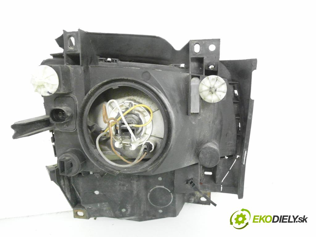 VW TRANSPORTER IV Skrzynia (70XA) FURGON 2002 65,00 2.5 TDI - AJT 2461,00 Svetlo LP 7D1941009H ; 67723330