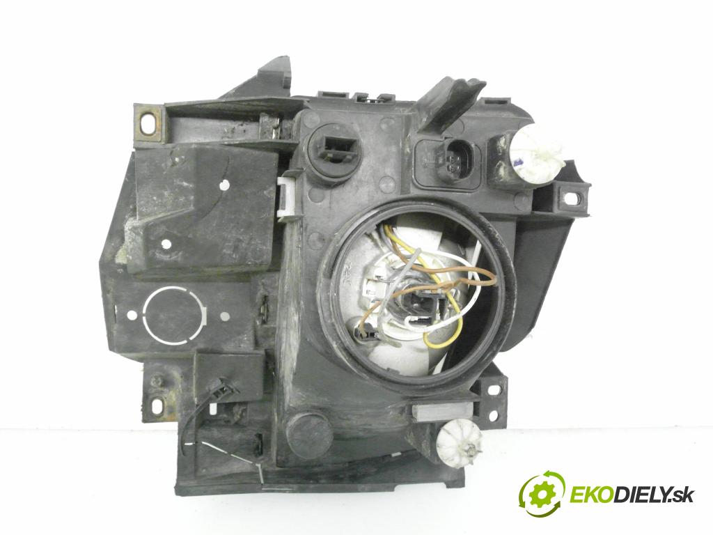VW TRANSPORTER IV Skrzynia (70XA) FURGON 2002 65,00 2.5 TDI - AJT 2461,00 Svetlo LP 7D1941009H ; 67723330