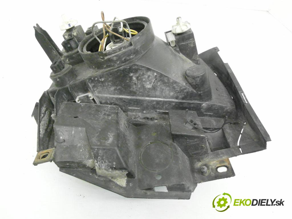 VW TRANSPORTER IV Skrzynia (70XA) FURGON 2002 65,00 2.5 TDI - AJT 2461,00 Svetlo LP 7D1941009H ; 67723330