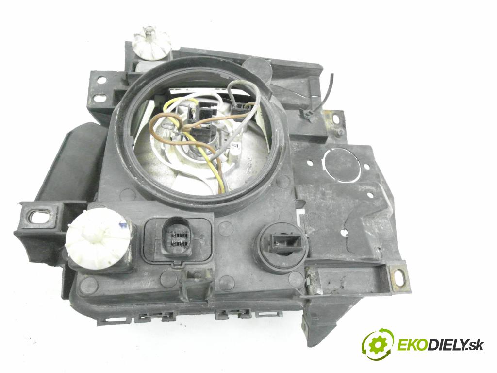 VW TRANSPORTER IV Skrzynia (70XA) FURGON 2002 65,00 2.5 TDI - AJT 2461,00 Svetlo LP 7D1941009H ; 67723330
