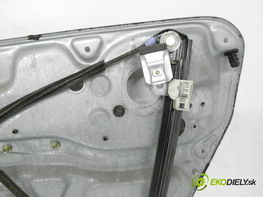 VW PASSAT B5 (3B2) SEDAN 2000 74,00 1.6 - ADP 1595,00 mechanismus oken 3B4837755D ; 101430202 ; 05076210