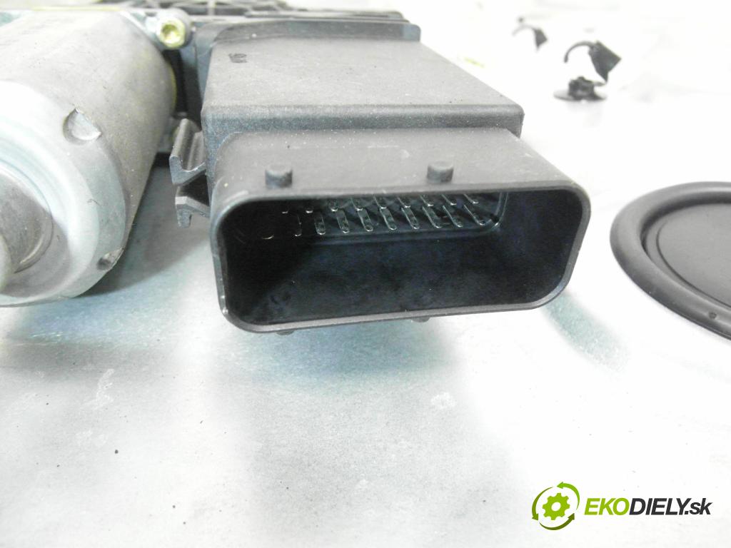 VW PASSAT B5 (3B2) SEDAN 2000 74,00 1.6 - ADP 1595,00 mechanismus oken 3B4837755D ; 101430202 ; 05076210