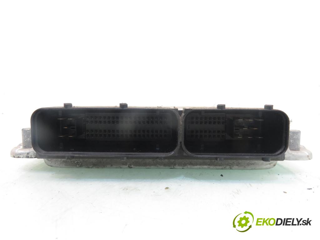 VW BORA Variant (1J6) KOMBI 2000 85,00 1.9 TDI - AJM 1896,00 Riadiaca jednotka Motor 038906019CJ ; 0281010302